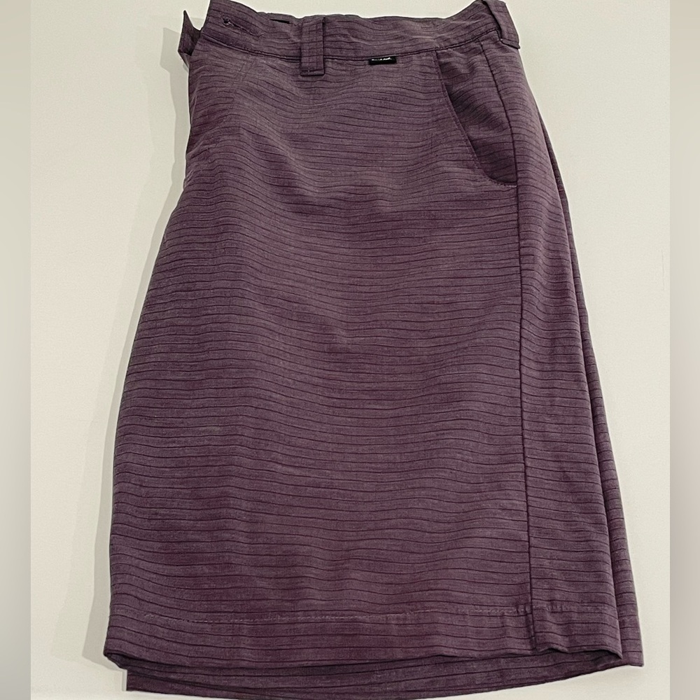 Travis Mathew, men’s maroon golf shorts. - Picture 3 of 4